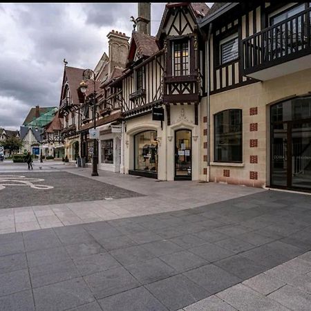 Deauville : Magnifique Studio En Face Du Casino ! エクステリア 写真