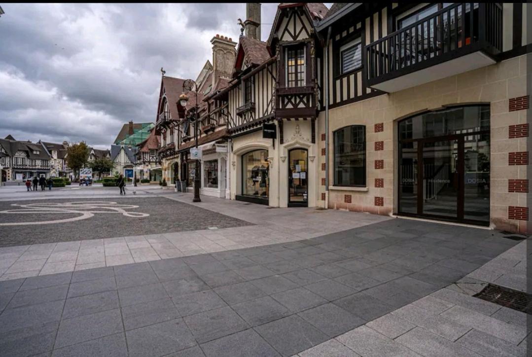 Deauville : Magnifique Studio En Face Du Casino ! エクステリア 写真